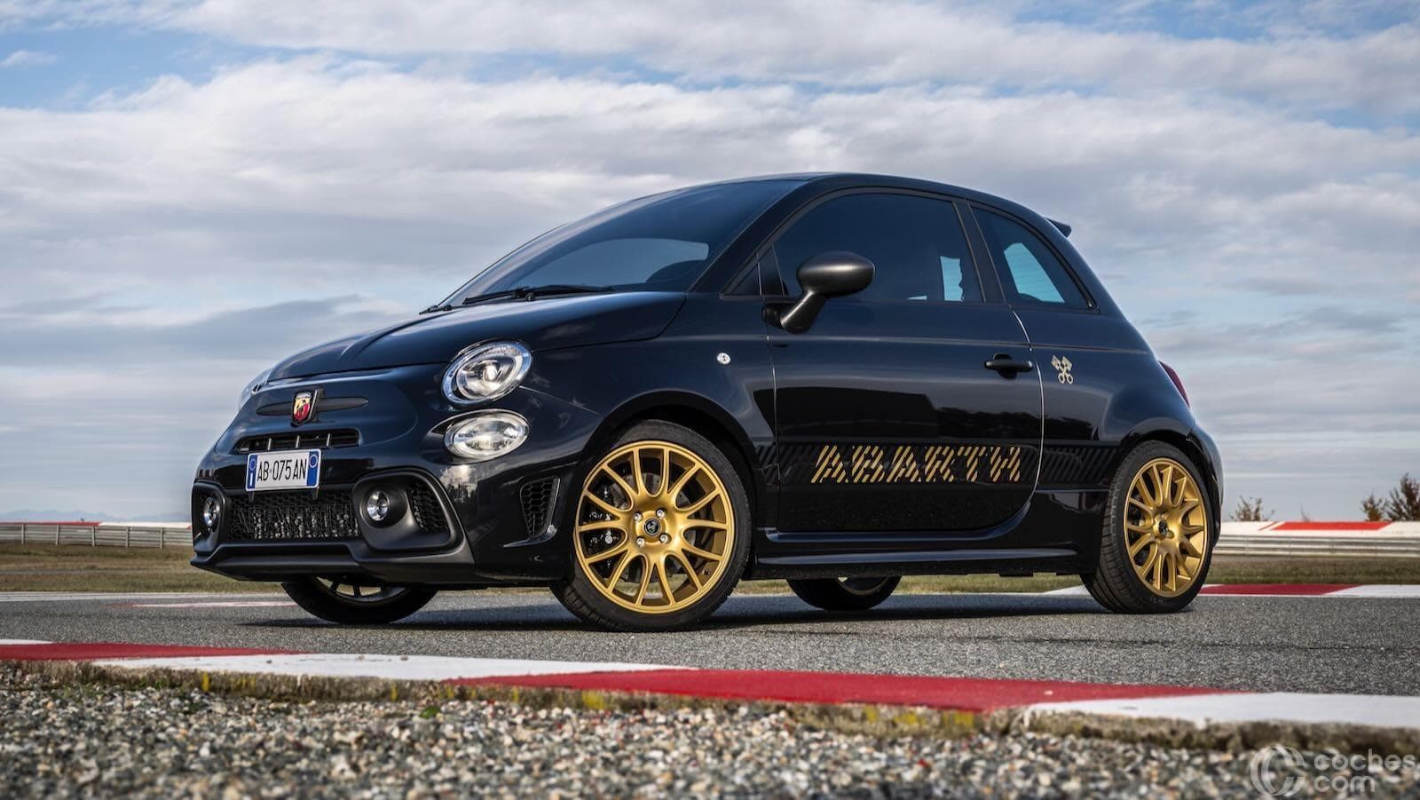 Imagem de Abarth 695